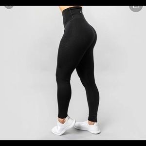 SOLD ON MERC Black Alphalete Halo Leggings